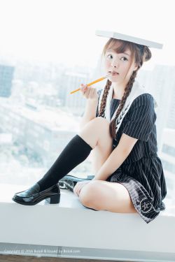 表面庄重的妈妈